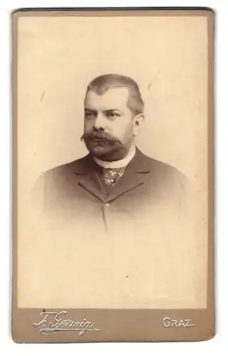 Fotografie Freid. Gerwig, Graz, Kaiser-Josephplatz 3, Portrait bürgerlicher Herr mit Vollbart