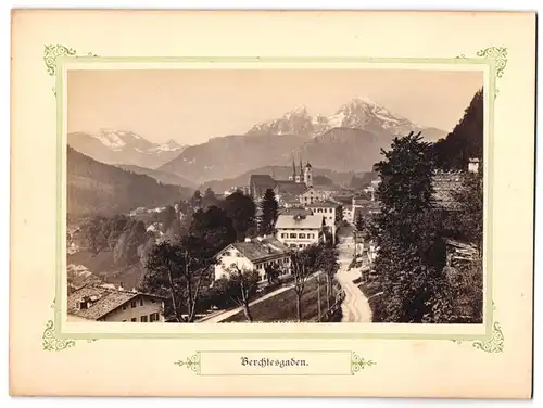Fotografie unbekannter Fotograf, Ansicht Berchtesgaden, Blick in den Ort von der Locksteinstrasse aus gesehen