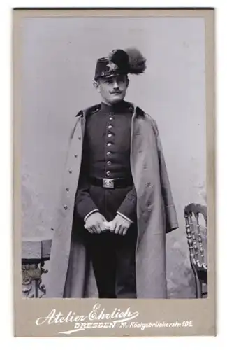 Fotografie Ehrlich, Dresden, Königsbrückerstr. 105, Portrait sächischer Jäger in Uniform mit Mantel