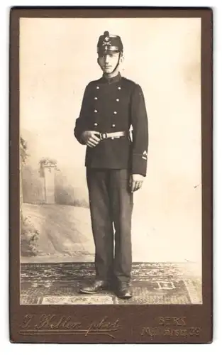 Fotografie J. Keller, Bern, Portrait junger schweizer Soldat Edmund in Uniform Rgt. 4, 1914