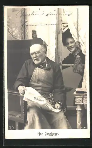 AK Alter Herr Zeitung lesend, Mon Concierge