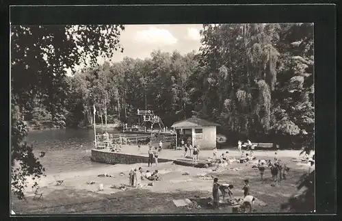 AK Frohburg /Kr. Geithain, Stadtbad mit Besuchern