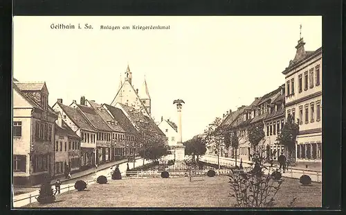 AK Geithain i. Sa., Anlagen mit Geschäften am Kriegerdenkmal