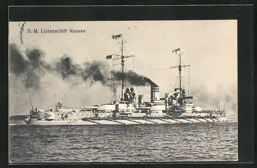 AK Kriegsschiff S. M. Nassau in voller Fahrt