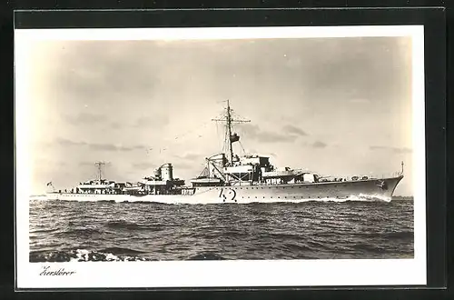 AK Zerstörer 42 der Kriegsmarine in voller Fahrt