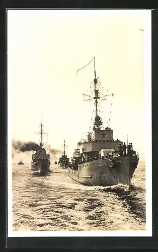 AK Blick auf Minensuchboote von Vorne