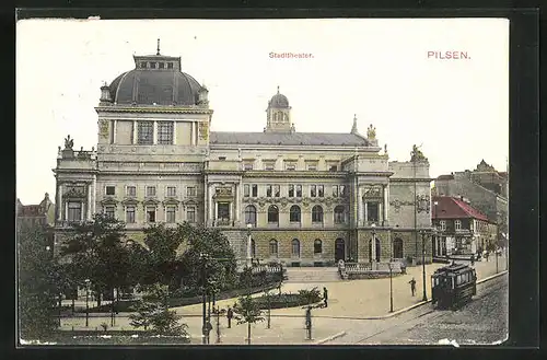 AK Pilsen, Stadttheater mit Strassenbahn