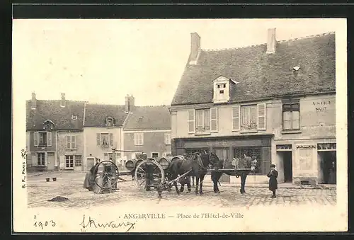 AK Angerville, Place de l`Hôtel-de-Ville