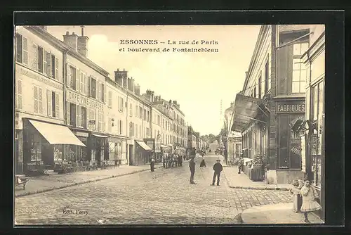 AK Essonnes, La rue de Paris et boulevard de Fontainebleau