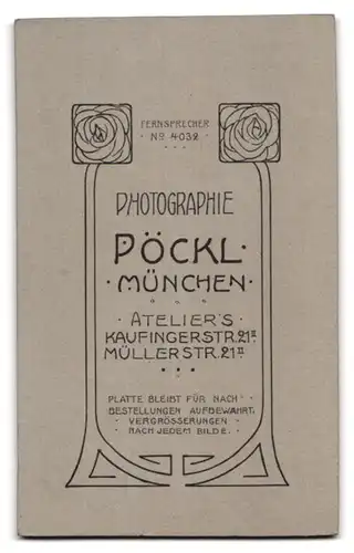 Fotografie Oscar Pöckl, München, Müllerstrasse 21 II, Bürgerlicher Herr mit Taschenuhr im feinen Zwirn