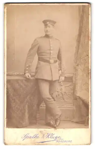 Fotografie Spalke & Kluge, Augsburg, Fuggerstrasse, Soldat in Uniform mit Bajonett und Portepee