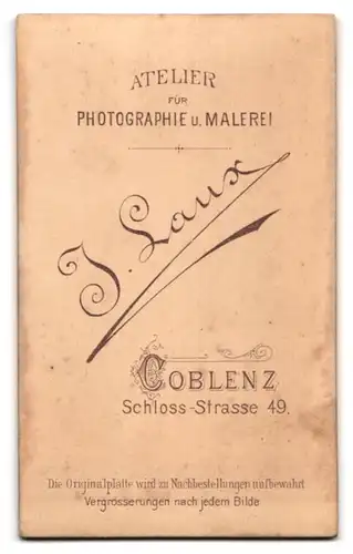 Fotografie J. Laux, Coblenz, Schloss-Strasse 49, Soldat in Uniform mit Bajonett und Portepee, Orden