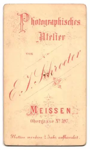 Fotografie E. J. Schroeter, Meissen, Obergasse 597, Portrait eleganter Herr mit Brille und Backenbart