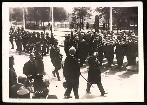 Fotografie Berlin, Reichspräsident Paul von Hindenburg & Abgesandter der Türkei beim Staatsempfang