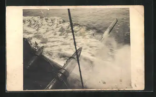Foto-AK Kriegsschiff auf hoher See
