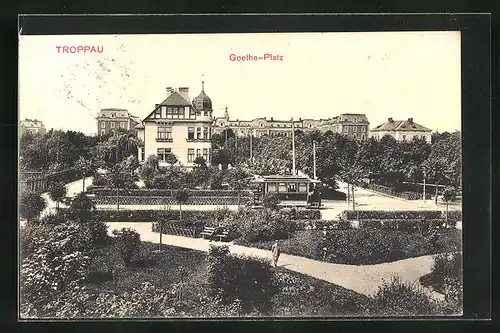 AK Troppau, Goethe Platz mit Strassenbahn
