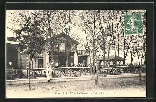 AK Vigneux, La Terrasse du Café du Lac