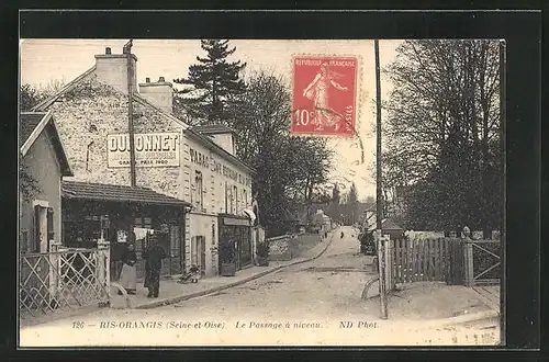 AK Ris-Orangis, Le Passage à niveau