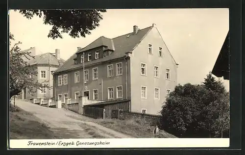 AK Frauenstein /Erzgeb., Strassenpartie mit Genesungsheim