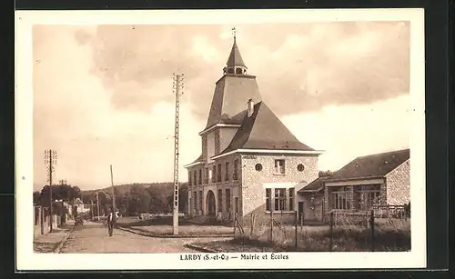 AK Lardy, Mairie et Écoles