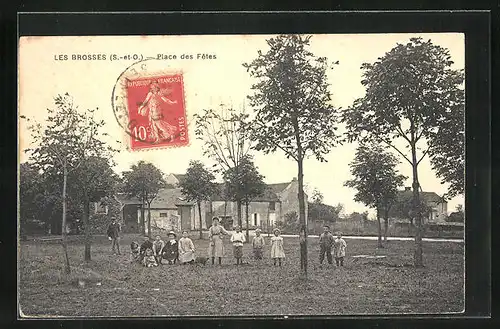 AK Les Brosses, Place des Fêtes