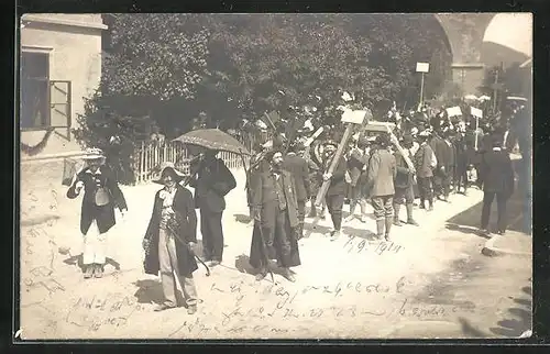 Foto-AK Graz, Strassenfestzug durch die Stadt