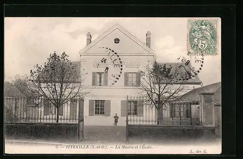 AK Itteville, La Mairie et l`École