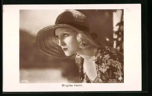 AK Schauspielerin Brigitte Helm mit Sonnenhut