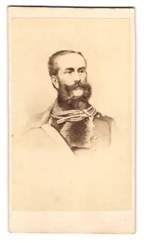 Fotografie unbekannter Fotograf und Ort, Portrait österreichischer General Ludwig von Gablenz in Uniform