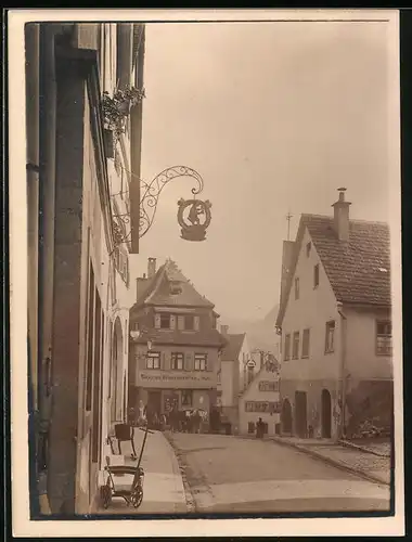 Fotografie unbekannter Fotograf, Ansicht Schwäbisch Hall, Bahnhofstrasse mit Bäckerei & Weinwirtschaft J. Wahl