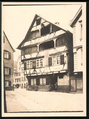 Fotografie unbekannter Fotograf, Ansicht Schwäbisch Hall, Strassenansicht mit Fachwerkhaus