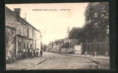 AK Varennes-Jarcy, Grande Rue