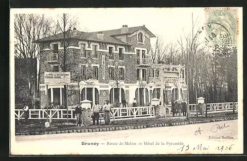 AK Brunoy, Route de Melun et Hôtel de la Pyramide