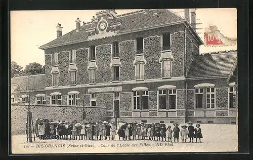 AK Ris-Orangis, Cour de l`Ecole des filles