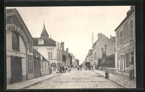 AK Ris-Orangis, Rue Nationale au coin de la rue Marquise