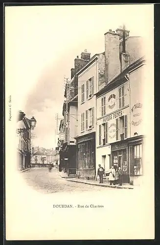 AK Dourdan, Rue de Chartres, Magasin Papiers et peints
