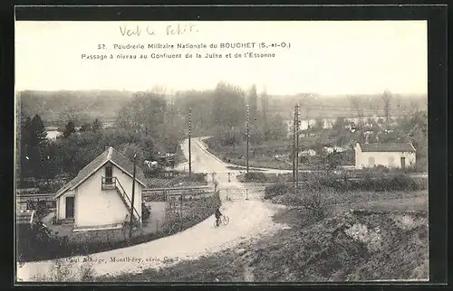 AK Bouchet, Poudrerie Militaire Nationale, Passage à niveau au Confluent de la Juine et de l`Essonne