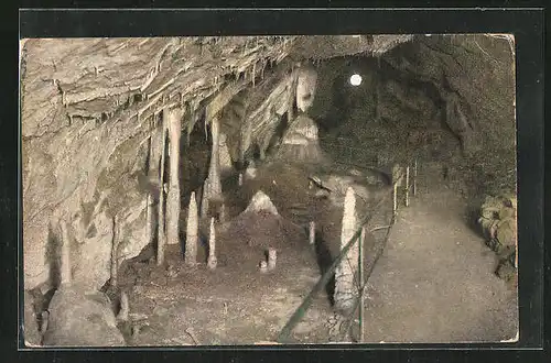 AK Rübeland im Harz, Hermannshöhle, Die Kanzel mit Denkmal