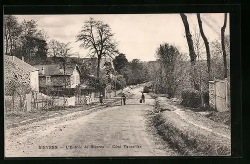 AK Bièvres, l'Entrée, Cote Versailles