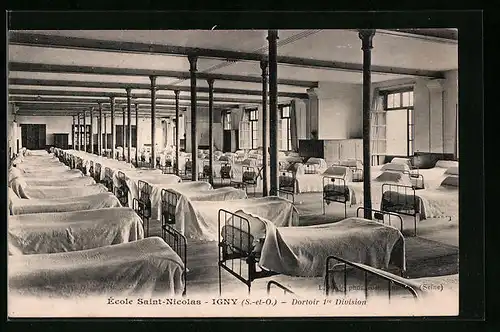 AK Igny, École Saint-Nicolas, Dortoir 1. Division