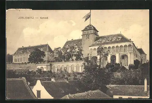 AK Joslowitz in Mähren, Blick über die Dächer auf das Schloss