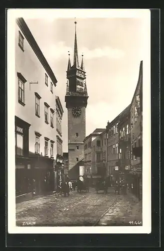 AK Znaim a.d. Thaya, auf der Strasse zum Rathausturm hin