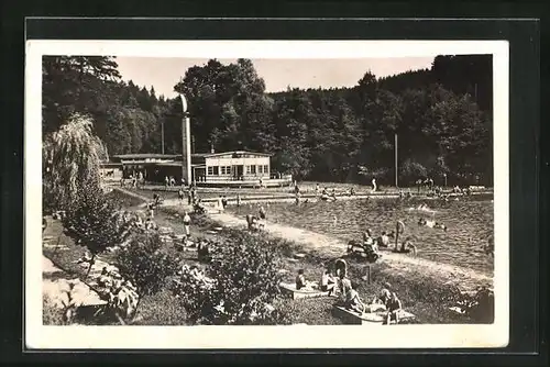 AK Rychnov n. Kneznou, Badegäste im Freibad