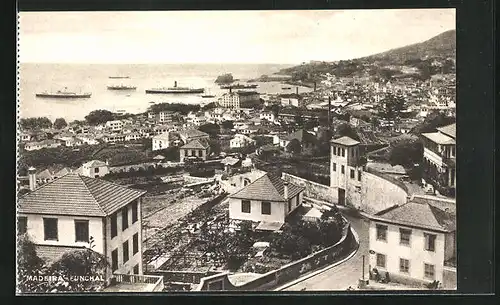 AK Madeira, Funchal, Generalansicht, Schiffe im Hafen