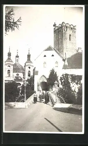 AK Frain / Vranov, Ortspartie mit Burgbrücke
