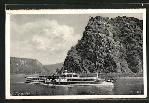 AK Loreley, Ausflugsdampfer passiert den Felsen