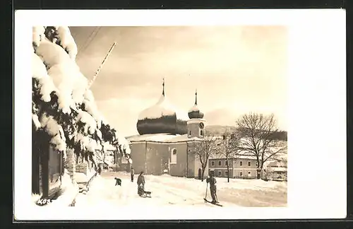 AK Zelezna Ruda na Sumave, Ortspartie mit Kirche im Winter