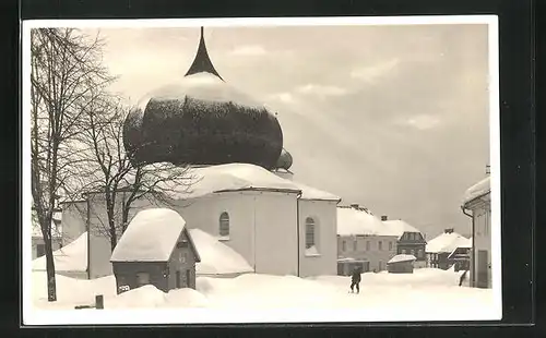 AK Zelezna Ruda na Sumave, Verschneite Ortspartie mit Kirche