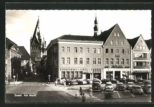 AK Soest i. W., Am Markt mit Blick zur Kirche