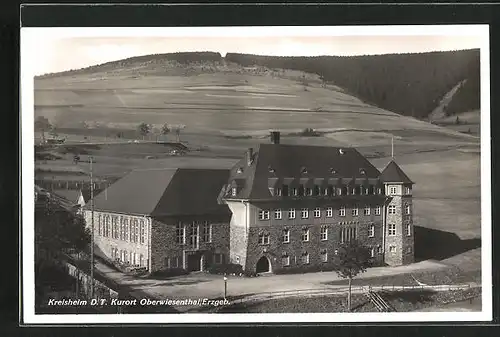 AK Oberwiesenthal im Erzgebirge, am Kreisheim D.T.